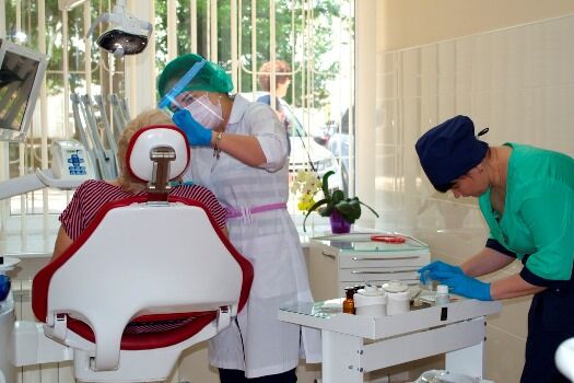 Лікування в стоматології в Миколаєві, ДентаЛюкс